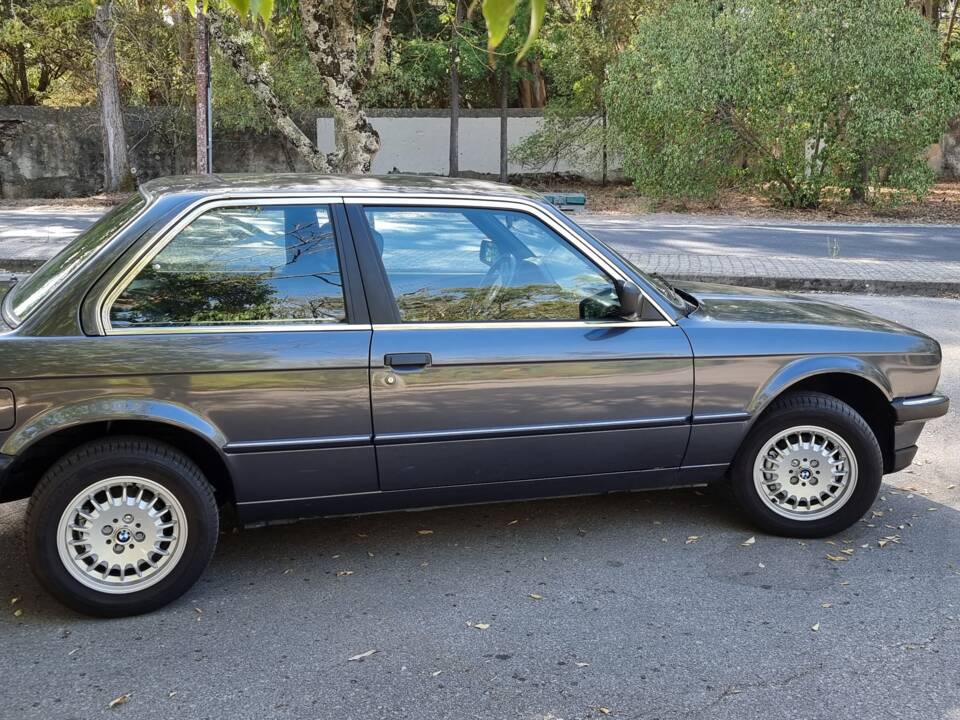 Image 91/100 of BMW 323i (1984)