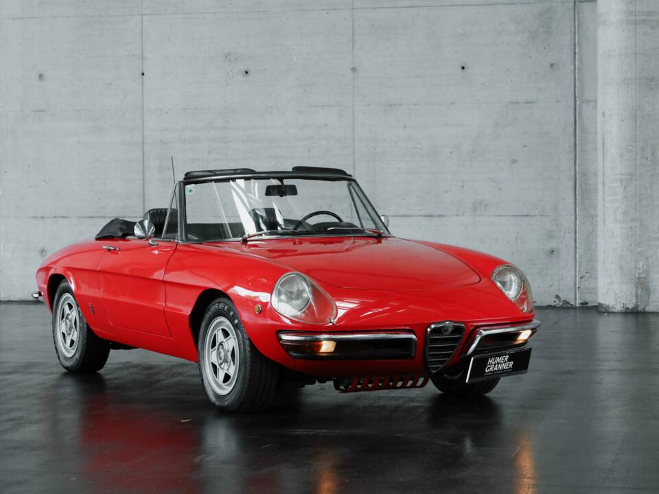 Immagine 6/47 di Alfa Romeo 1300 Spider Junior (1969)