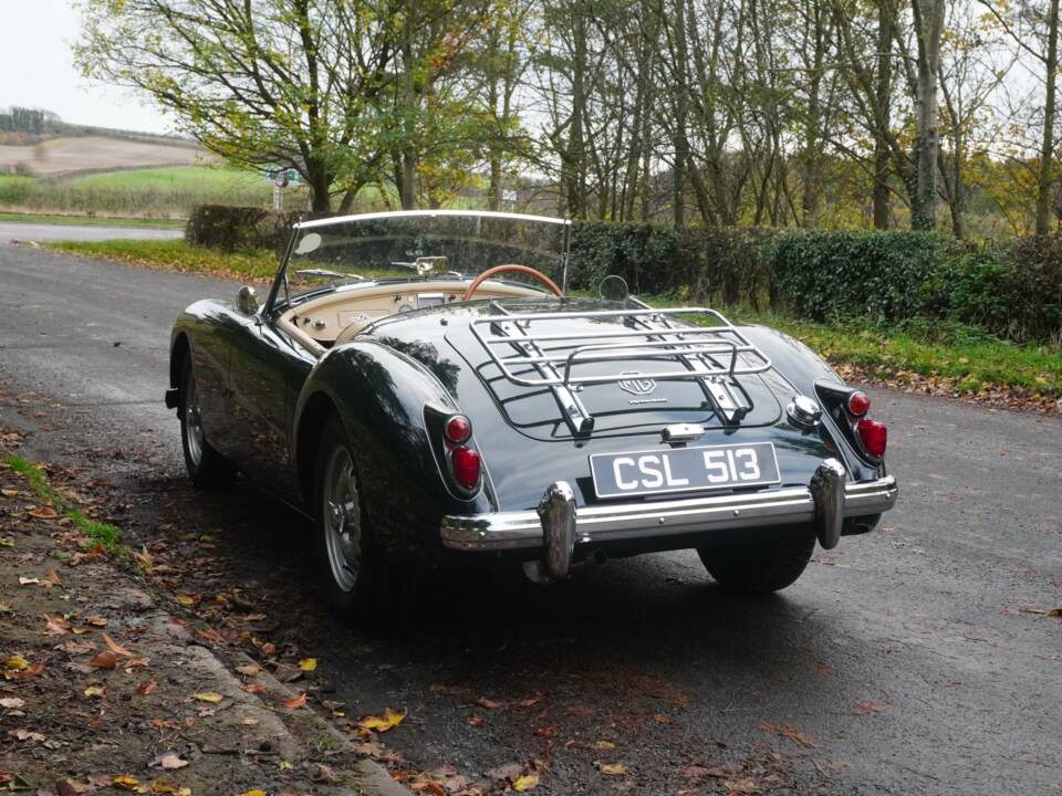 Image 4/17 of MG MGA Twin Cam (1959)