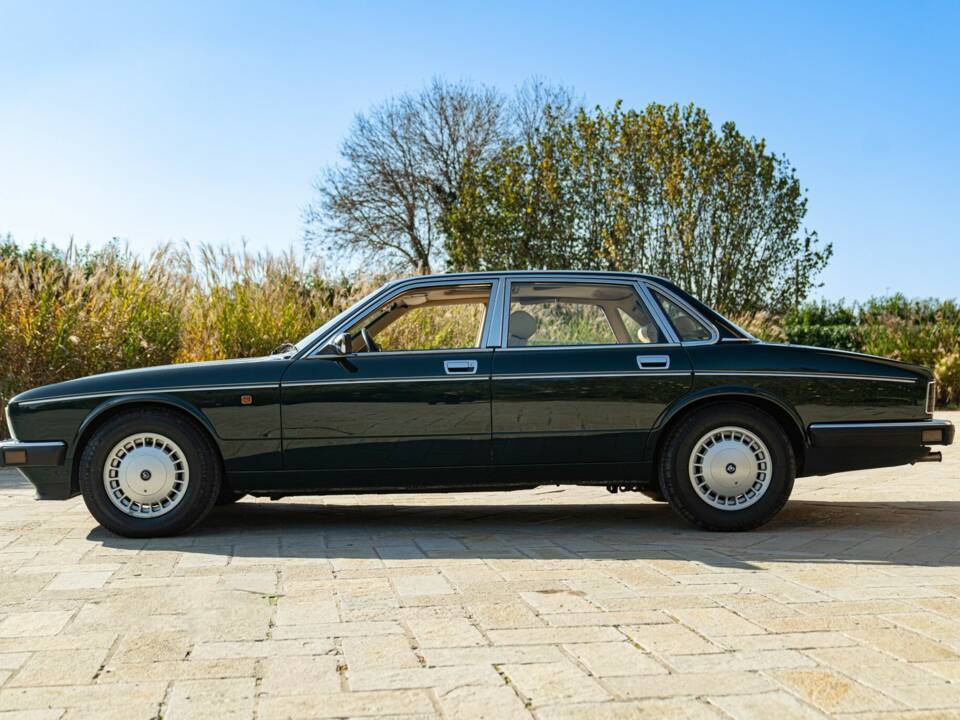 Afbeelding 4/50 van Daimler XJ 6 4.0 (1991)