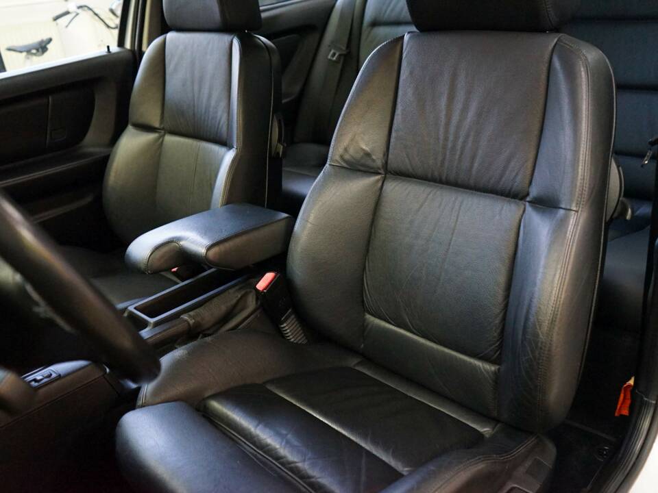 Imagen 28/32 de BMW 323ti Compact (1998)