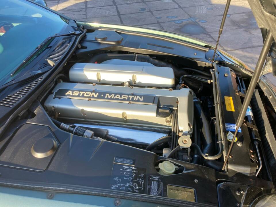 Image 48/77 of Aston Martin DB 7 (1995)