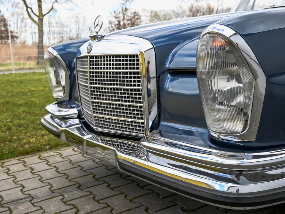 Imagen 12/13 de Mercedes-Benz 280 SE 3,5 (1971)