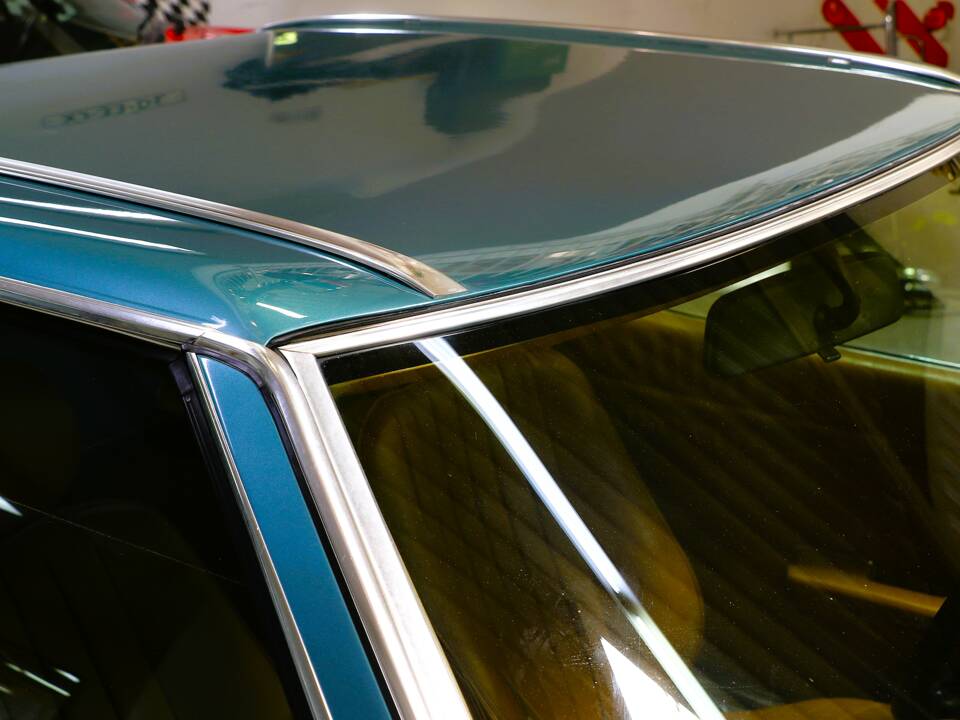 Image 12/25 of Mercedes-Benz 560 SL (1986)