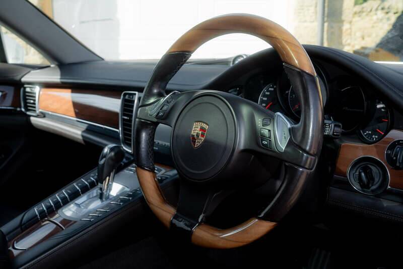 Bild 2/50 von Porsche Panamera 4S (2010)