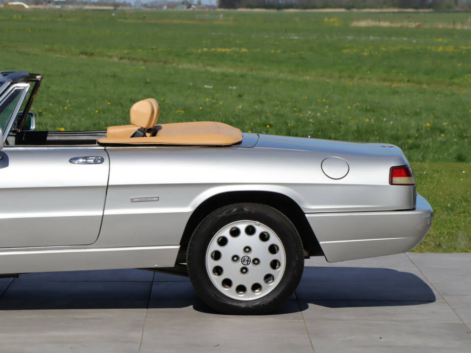 Image 44/50 of Alfa Romeo 2.0 Spider (1992)