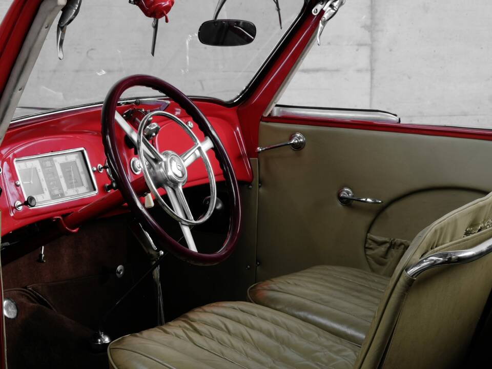 Bild 16/46 von Steyr 220 &quot;Gläser&quot; (1939)