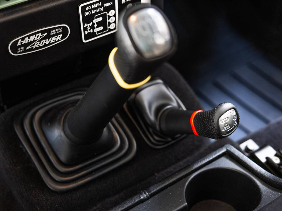 Image 16/36 of Land Rover Defender (2016)