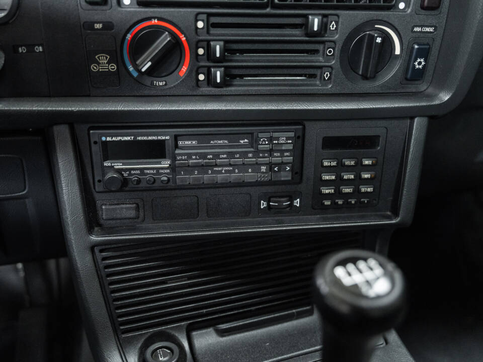 Immagine 14/32 di BMW 635 CSi (1985)
