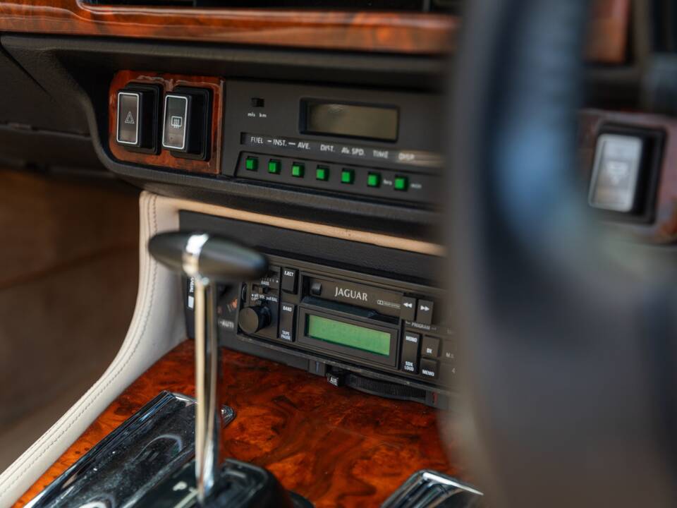 Image 35/50 of Jaguar XJS 5.3 V12 (1988)