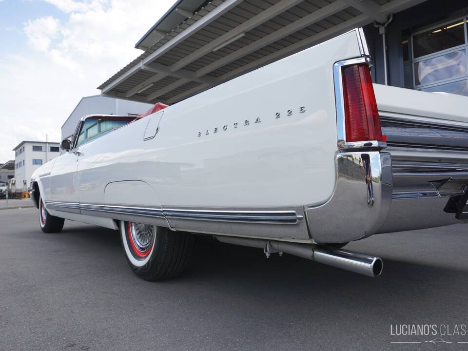 Immagine 15/52 di Buick Electra 225 Custom (1964)