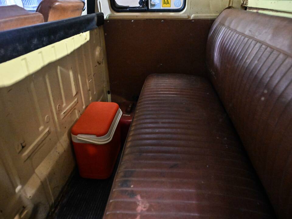 Image 11/23 of Volkswagen T2b Pickup Double Cabin (1978)