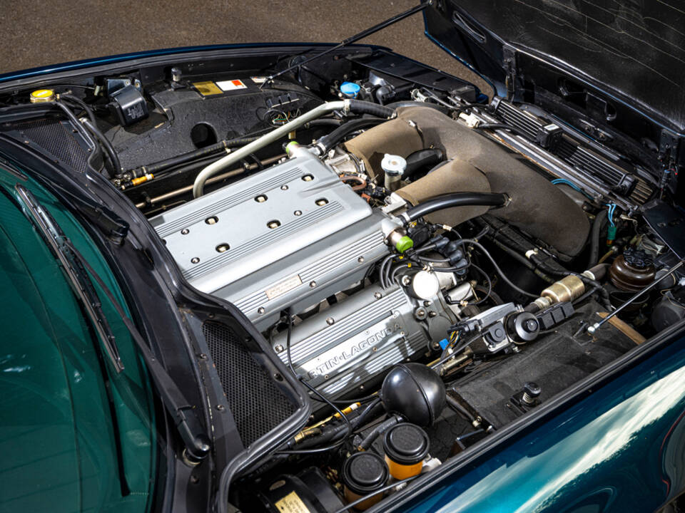 Bild 30/31 von Aston Martin Virage Volante (1995)