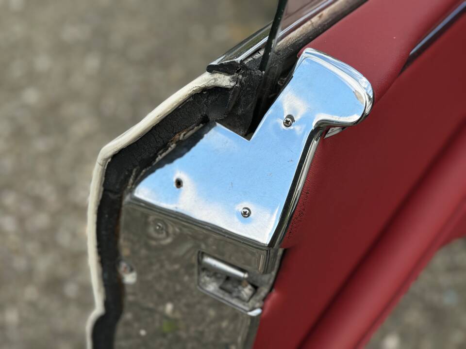 Image 47/132 of Mercedes-Benz 220 SE b (1963)