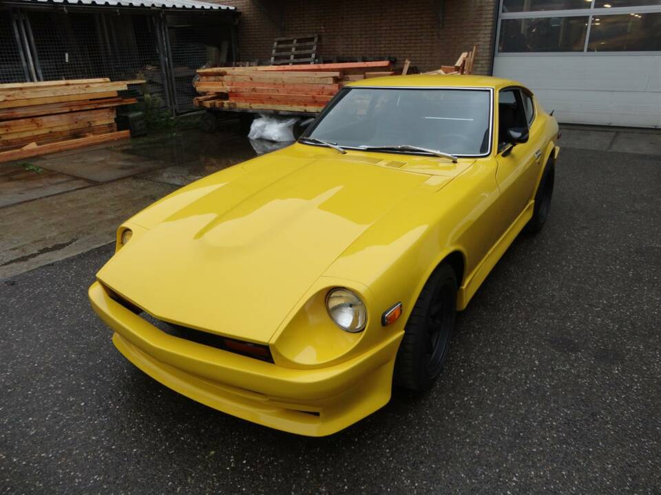 Image 6/42 of Datsun 240 Z (1970)