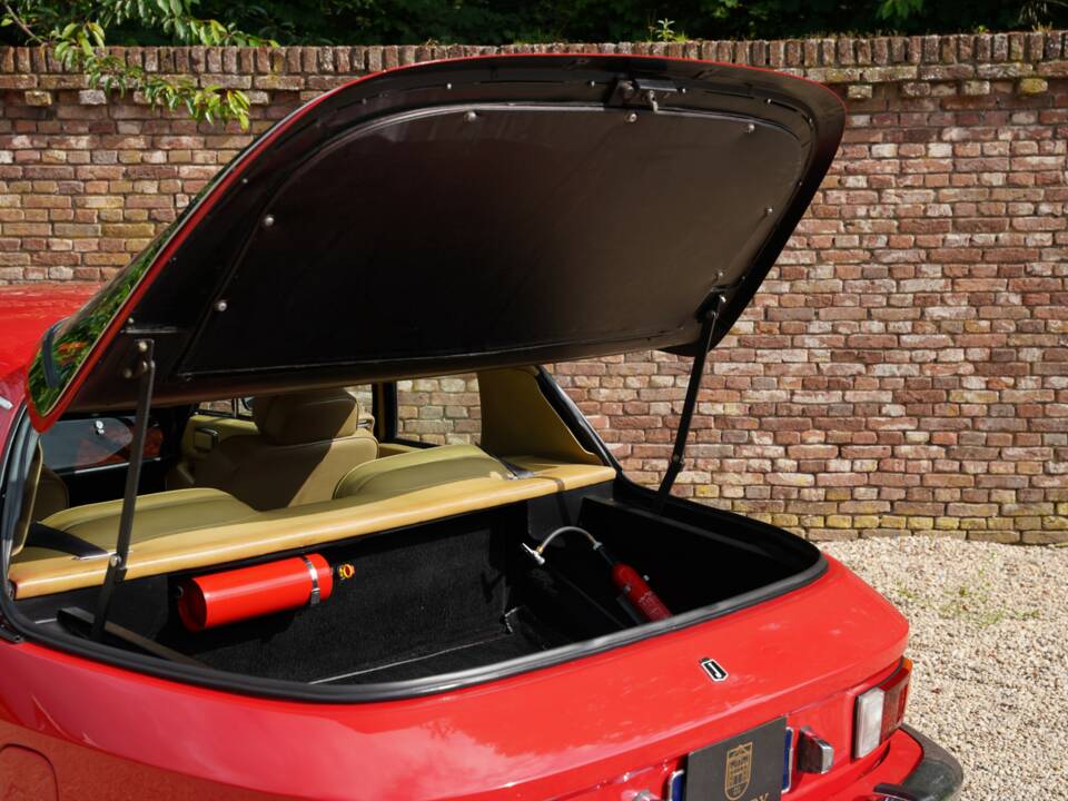 Image 41/50 of Jensen Interceptor MK III (1976)