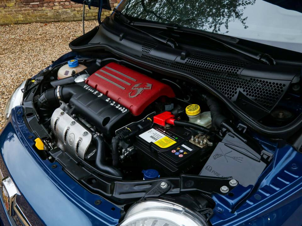 Image 30/50 of Abarth 595 Cabrio Italia (2011)