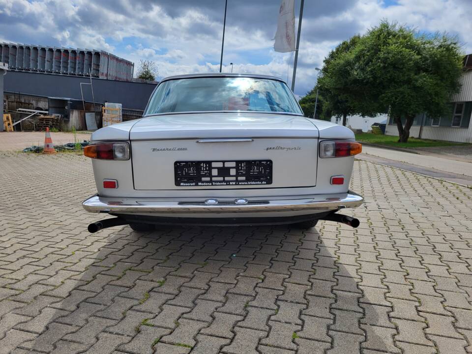 Bild 17/56 von Maserati Quattroporte 4200 (1968)