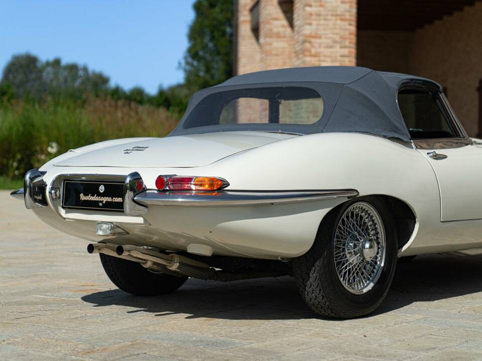 Bild 40/50 von Jaguar E-Type (1968)