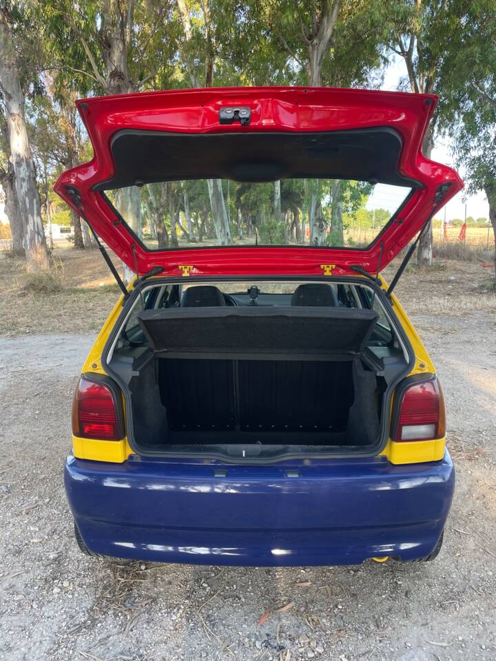 Afbeelding 10/39 van Volkswagen Polo III 1.6 Harlekin (1996)