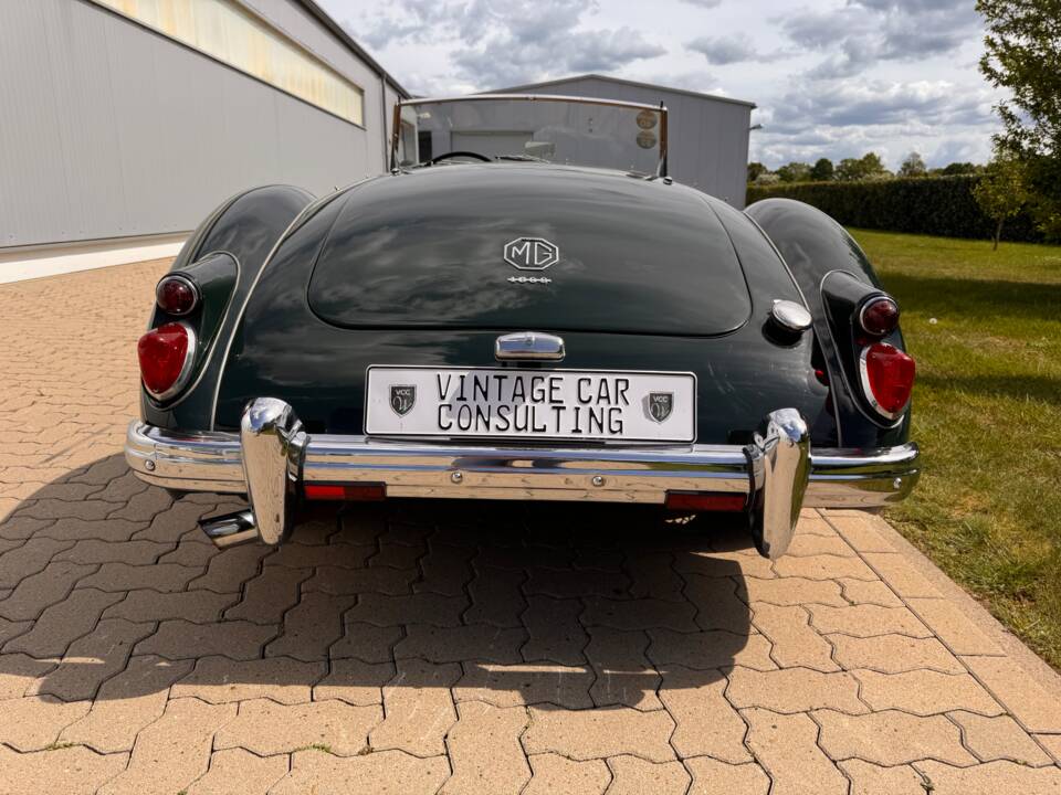 Image 26/79 of MG MGA 1600 (1961)