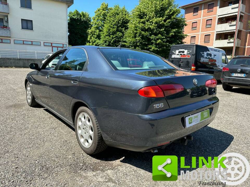 Image 3/10 de Alfa Romeo 166 2.4 JTD (1999)