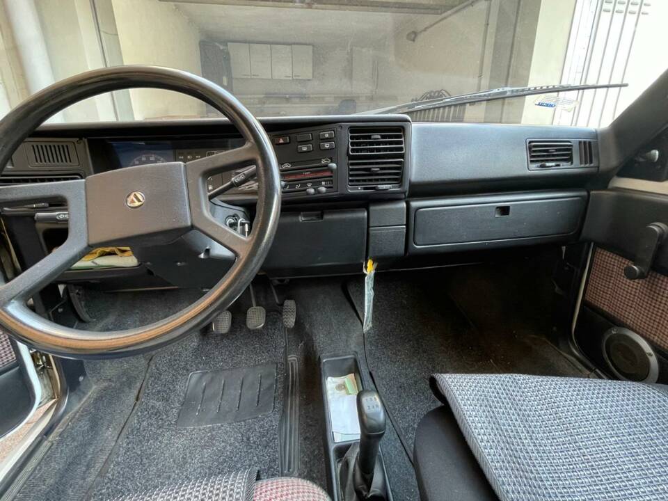 Image 4/8 of Autobianchi Y10 4WD (1989)