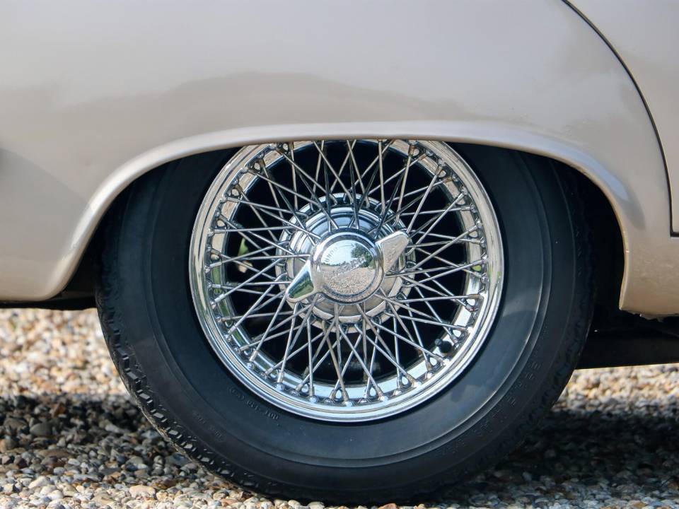 Image 16/27 de Jaguar S-Type 3.8 (1966)
