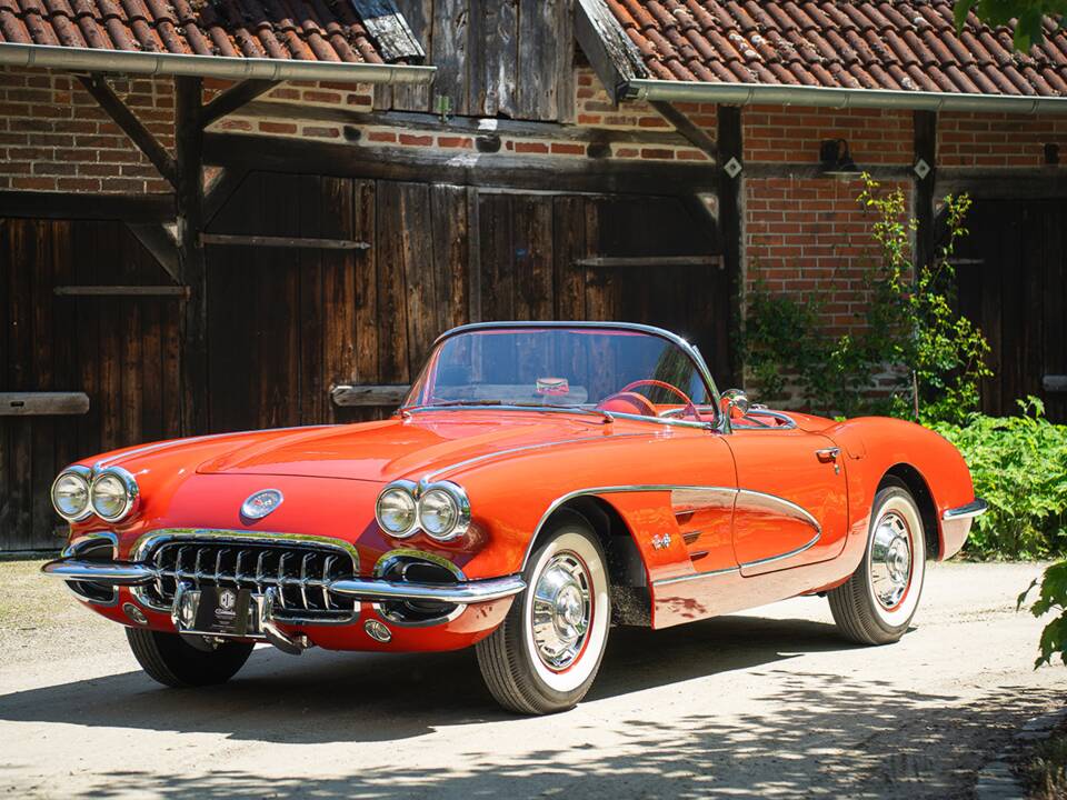 Image 2/51 of Chevrolet Corvette (1960)