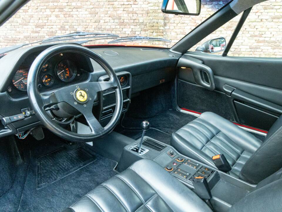 Image 36/50 of Ferrari 328 GTB (1989)