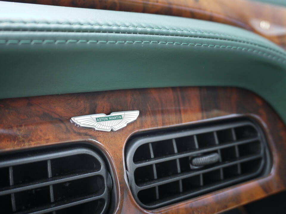 Image 17/40 of Aston Martin DB 7 Vantage (2000)