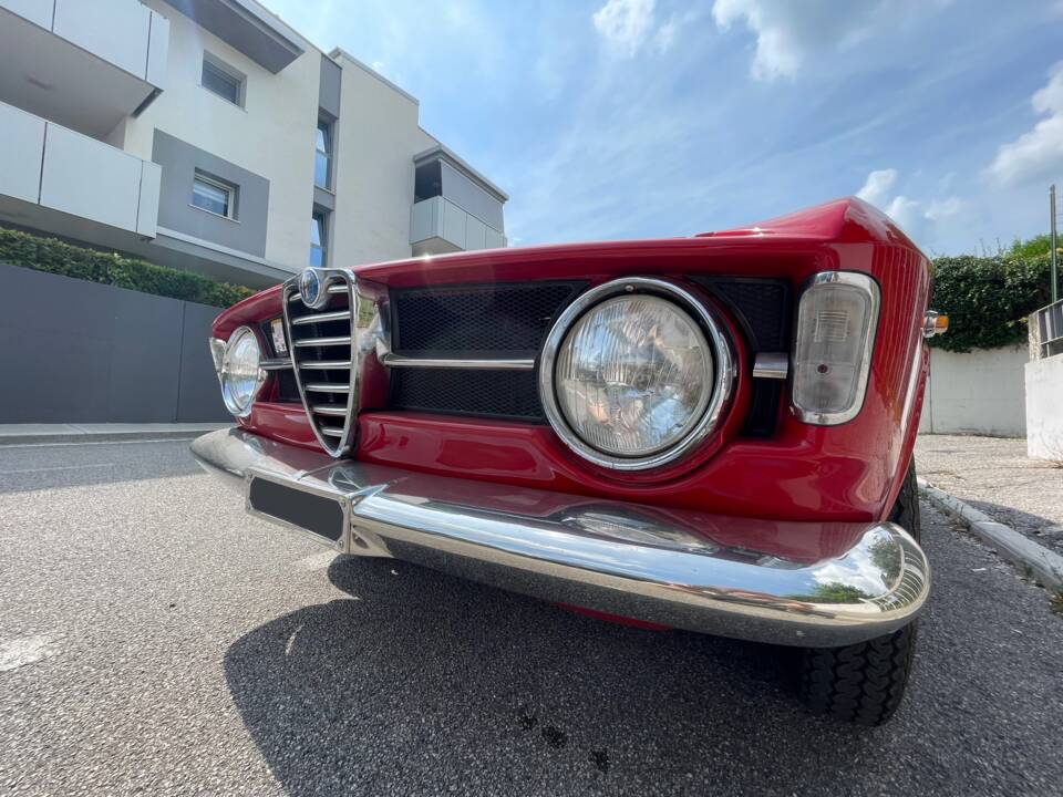 Afbeelding 3/15 van Alfa Romeo Giulia GT 1300 Junior (1968)