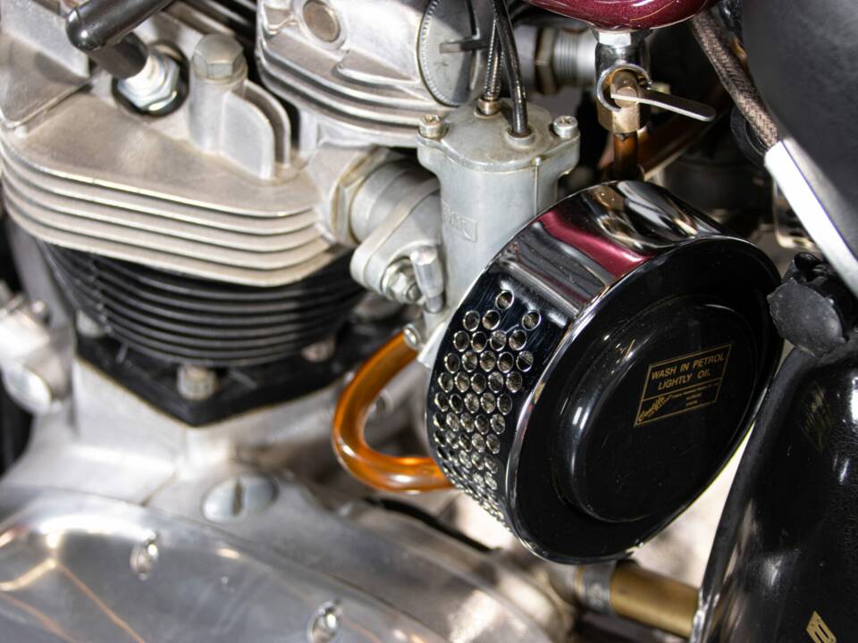 Afbeelding 12/50 van Triumph DUMMY (1970)