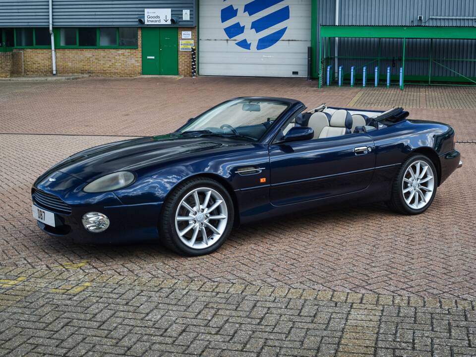 Image 29/50 de Aston Martin DB 7 Vantage Volante (2001)
