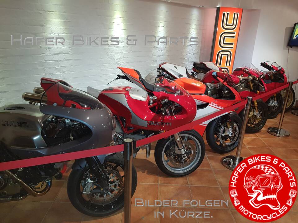 Immagine 2/6 di Ducati DUMMY (1993)