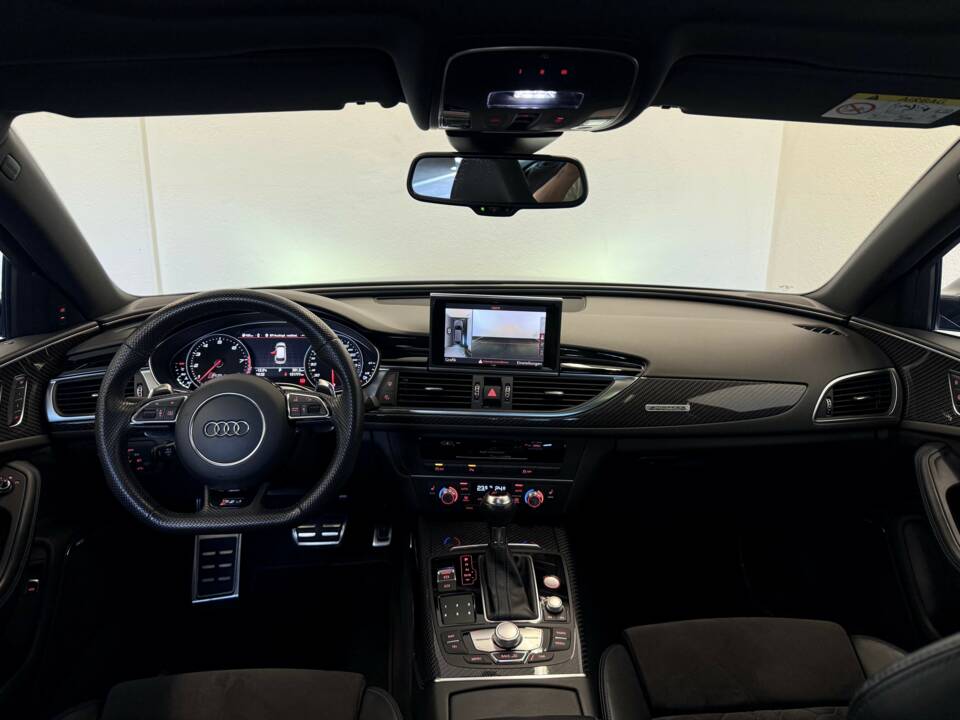 Bild 13/28 von Audi RS6 Avant Performance (2017)