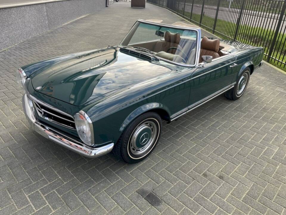 Image 3/37 of Mercedes-Benz 280 SL (1970)