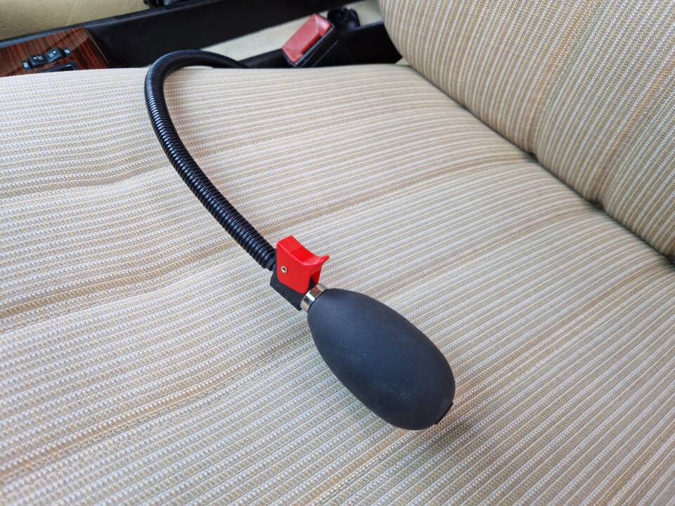 Image 8/24 of Mercedes-Benz 280 TE (1983)