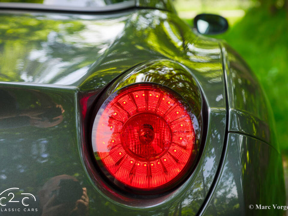 Image 72/85 de Ferrari California (2010)