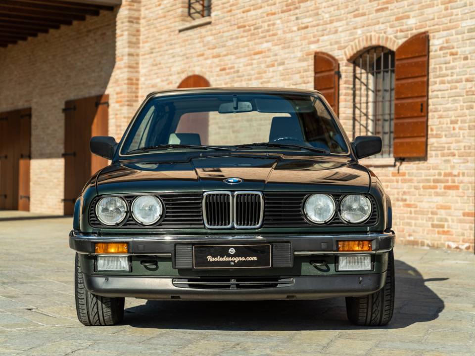Imagen 2/43 de BMW 325i (1986)