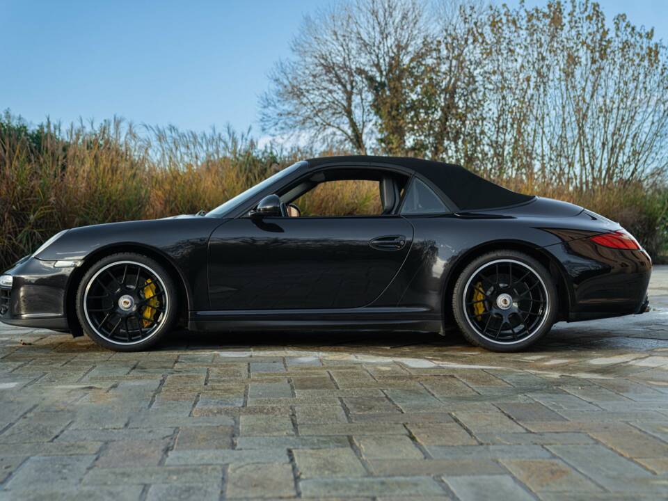 Immagine 4/50 di Porsche 911 Carrera GTS (2011)