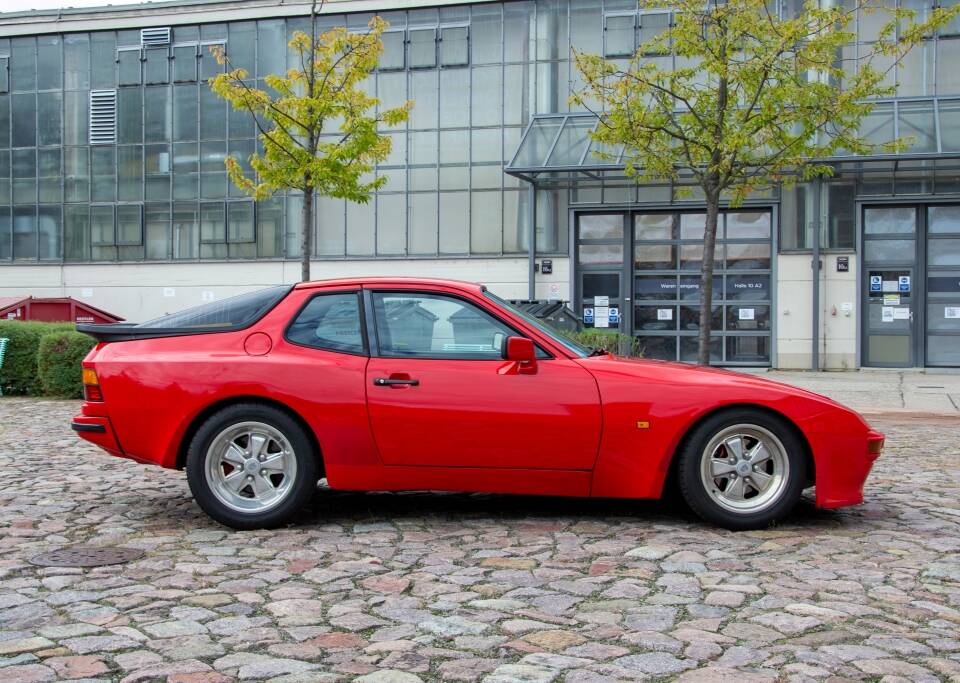 Image 8/22 of Porsche 944 (1982)
