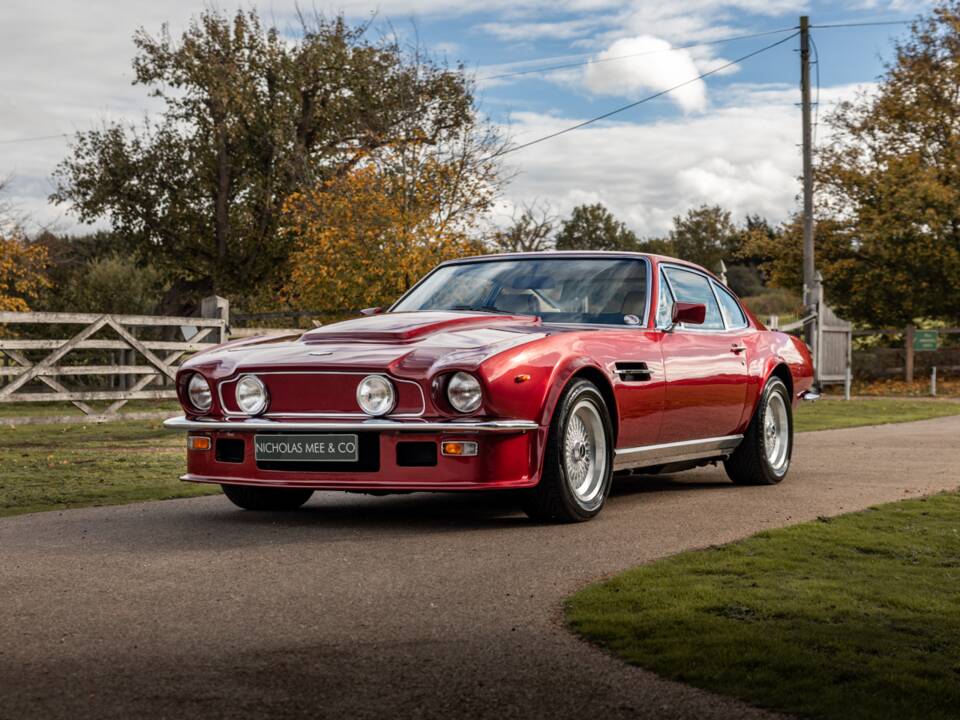Image 14/75 de Aston Martin V8 Vantage (1985)