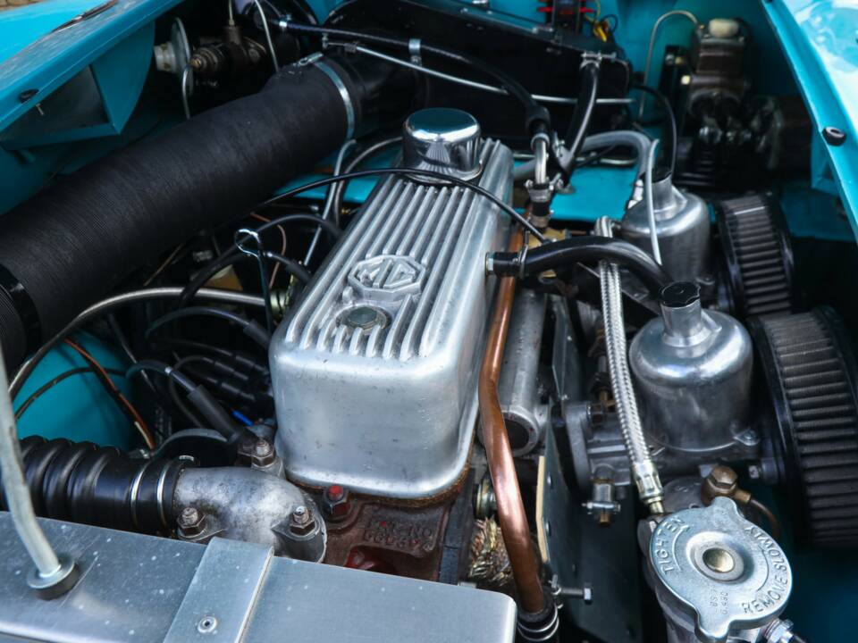 Image 20/50 of MG MGA 1600 (1958)