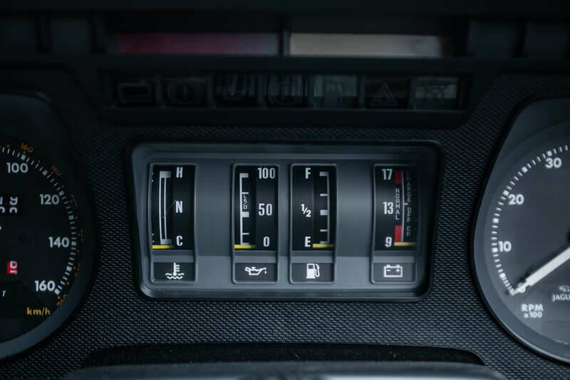 Image 20/36 of Jaguar XJR-S V12 Le Mans (1988)