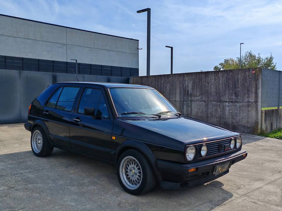 Bild 3/42 von Volkswagen Golf II GTi 16V 1.8 (1986)