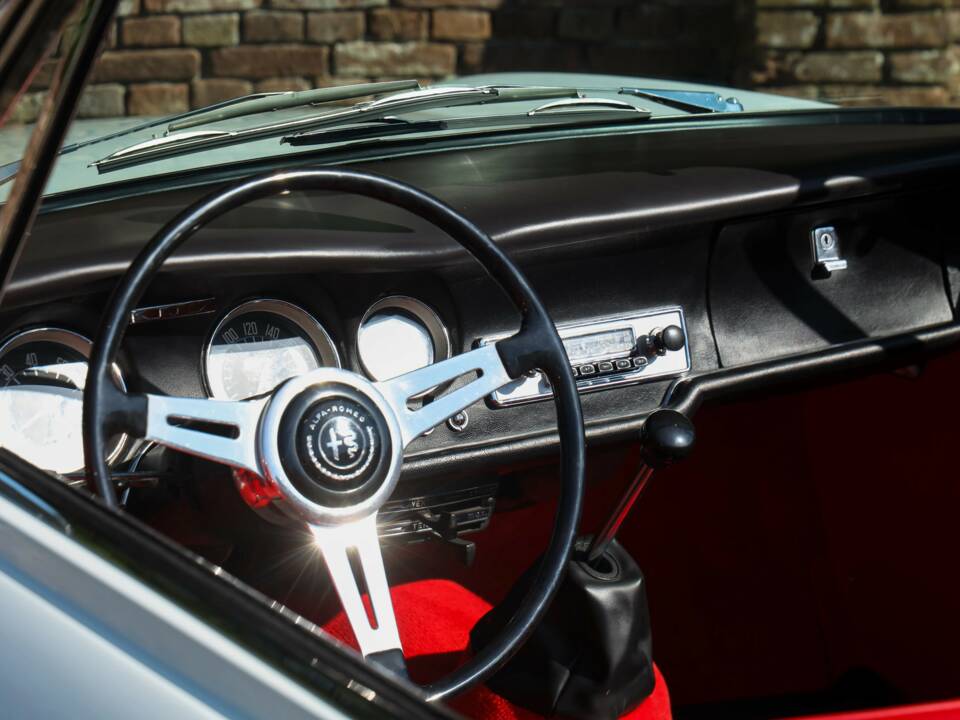 Image 38/50 of Alfa Romeo Giulia 1600 GTC (1966)