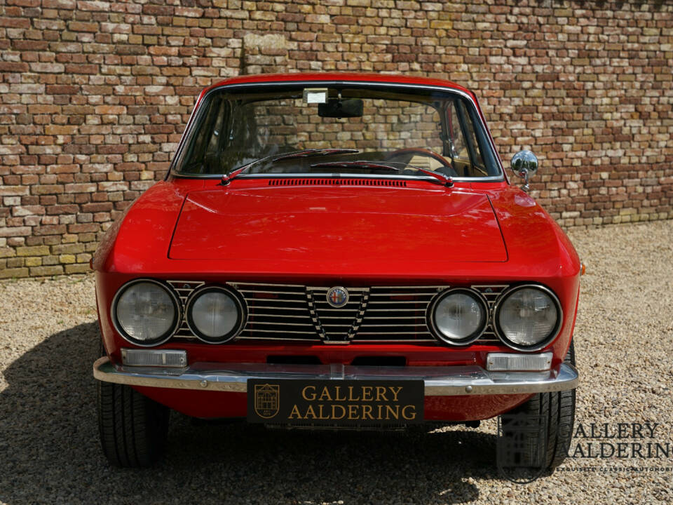 Afbeelding 42/50 van Alfa Romeo Giulia 1300 GT Junior (1975)