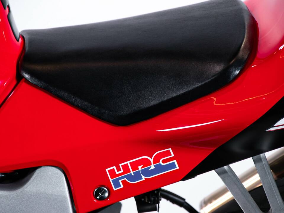 Bild 19/42 von Honda DUMMY (2000)