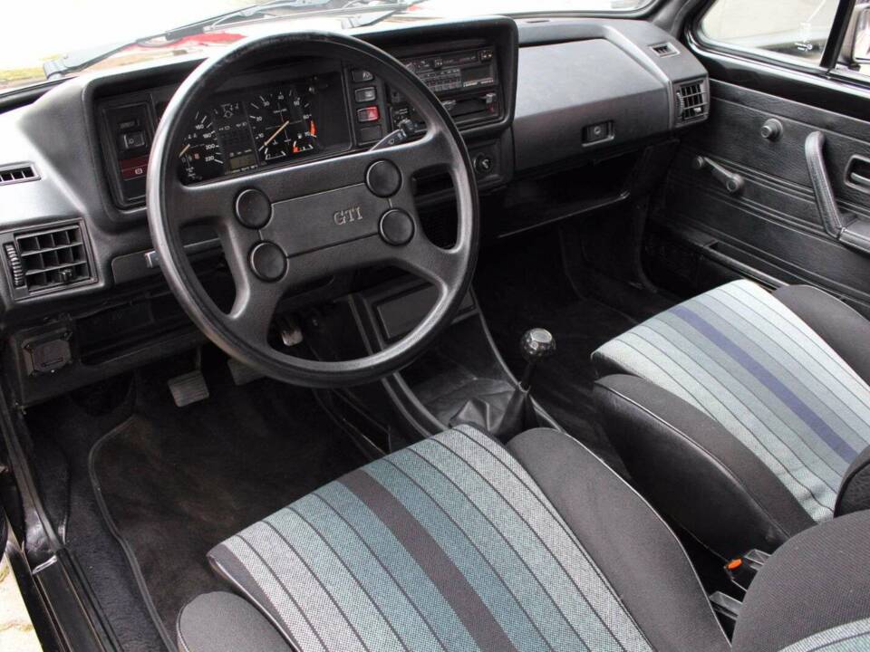 Image 10/14 of Volkswagen Golf Mk I GTI 1.8 (1983)